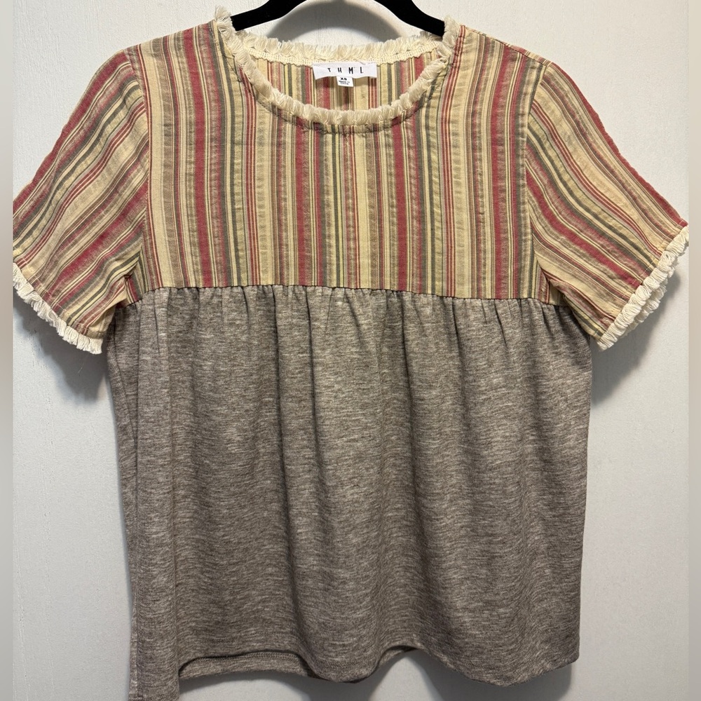 THML multi fabric short sleeve top fringe hem SZ XS
EUC